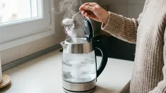 酢や重曹の代わりに、このお手頃な粉末を使っています。魔法のように、ケトルの中の水垢が消えてしまいます。